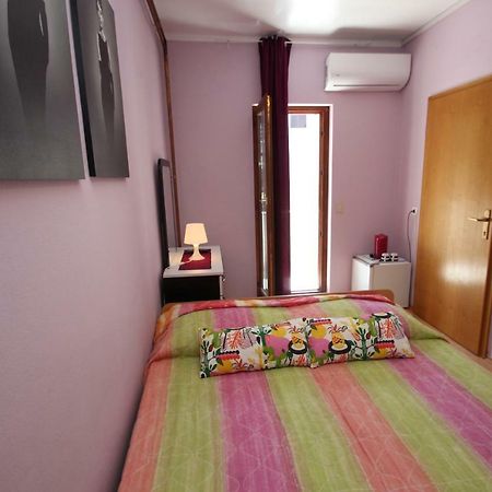 Apartment Sandi เวอร์ซาร์ ภายนอก รูปภาพ
