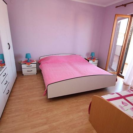 Apartment Sandi เวอร์ซาร์ ภายนอก รูปภาพ