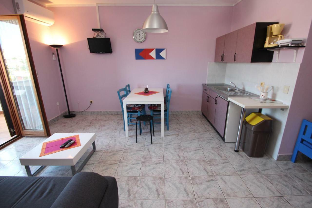 Apartment Sandi เวอร์ซาร์ ภายนอก รูปภาพ