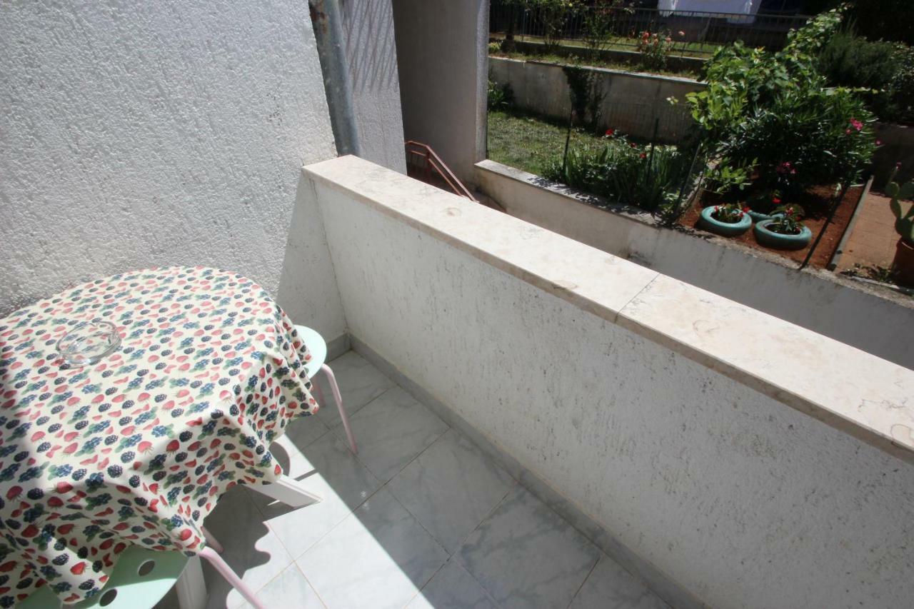 Apartment Sandi เวอร์ซาร์ ภายนอก รูปภาพ